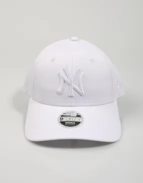  gorra NEW ERA Female League Essential 9forty en Blanco 81717